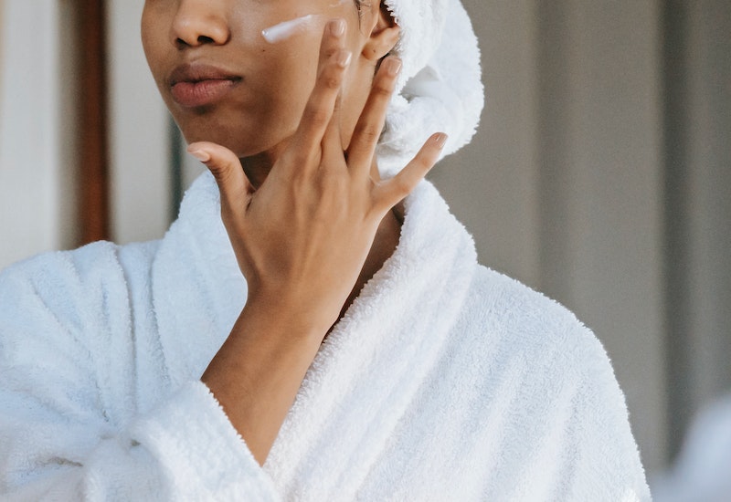 The Science Behind Moisturizer Creams：How They Keep Your Skin Looking Young